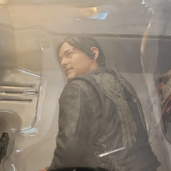 The Walking Dead Action Figure Daryl Dixon - Picture 2 of 6